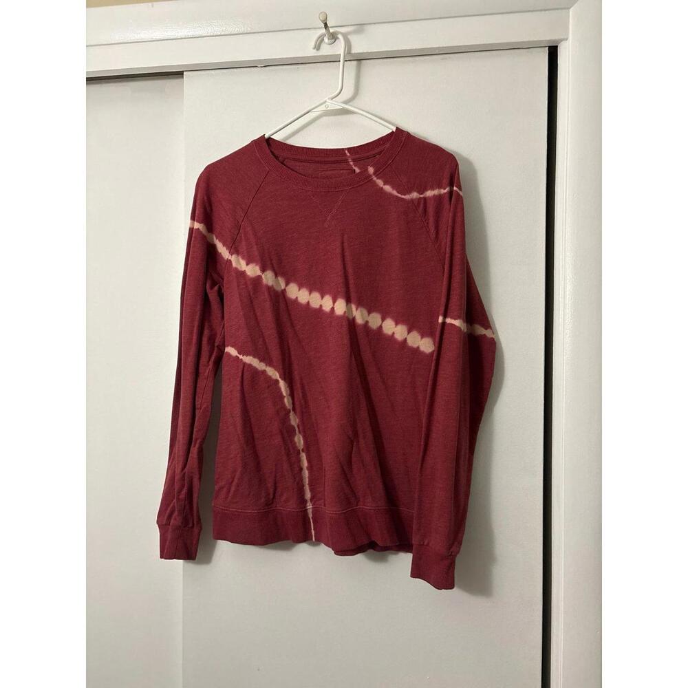 Red crewneck long sleeve